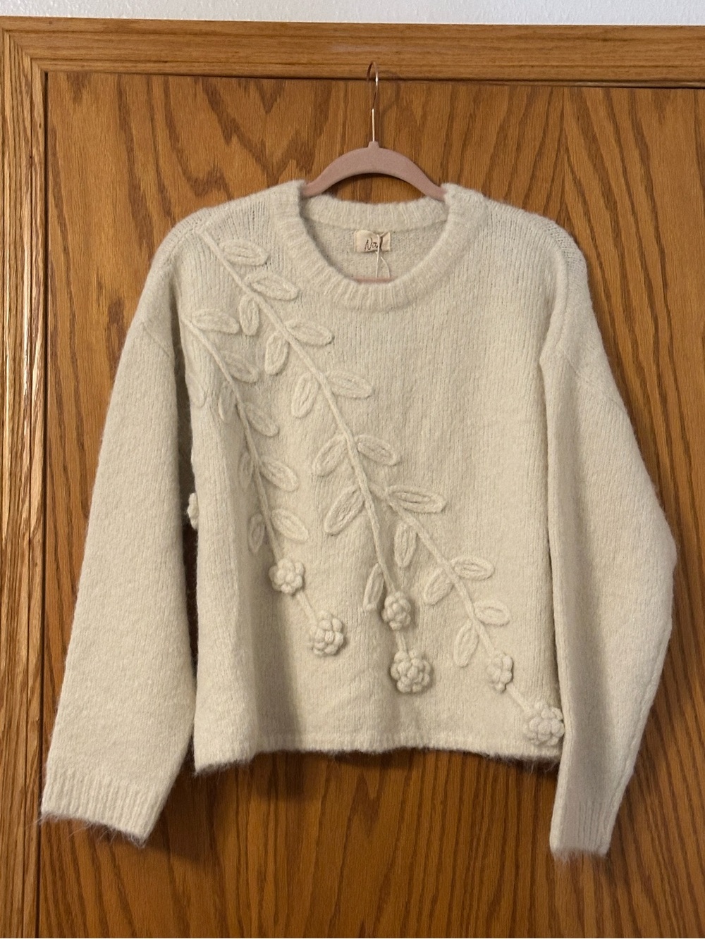 Nud by Nekane Cream Wool Blend Floral Appliqué Knit Sweater - NWT - Size M/L